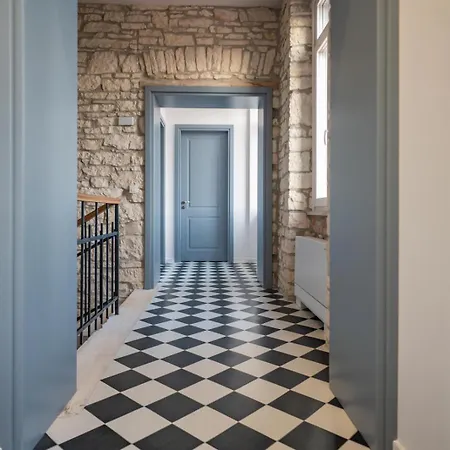 Luxury & Unique Scvola Elementare Modrusani