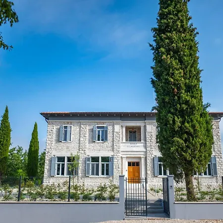 Luxury & Unique Scvola Elementare Modrusani