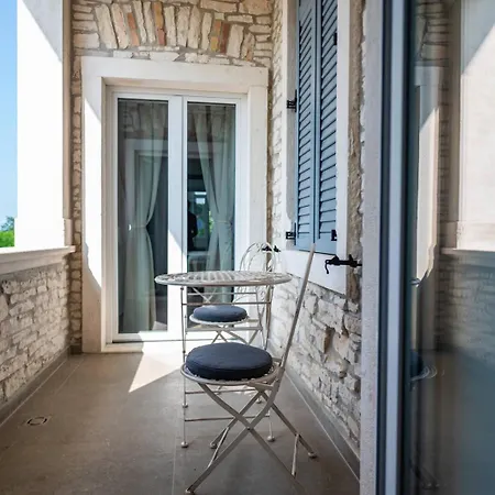 Scvola Elementare Istria - Heated Pool, Private Cinema & Ev Connector Villa *