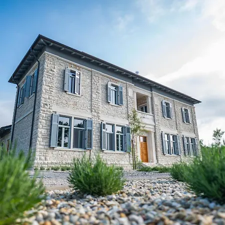 Scvola Elementare Istria - Heated Pool, Private Cinema & Ev Connector Villa Modrusani