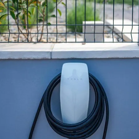 Scvola Elementare Istria - Heated Pool, Private Cinema & Ev Connector *