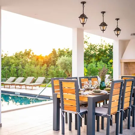 Luxury & Unique Scvola Elementare Villa