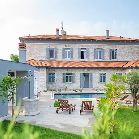 Scvola Elementare Istria - Heated Pool, Private Cinema & Ev Connector Modrusani