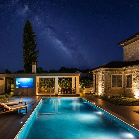 Scvola Elementare Istria - Heated Pool, Private Cinema & Ev Connector