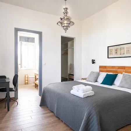 Scvola Elementare Istria - Heated Pool, Private Cinema & Ev Connector Villa *