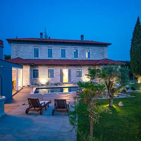 Scvola Elementare Istria - Heated Pool, Private Cinema & Ev Connector * Modrusani