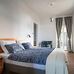 Scvola Elementare Istria - Luxury Designer With Heated Pool, Private Cinema & Ev Connector * Modrusani