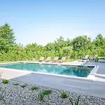 Scvola Elementare Istria - Luxury Designer With Heated Pool, Private Cinema & Ev Connector *