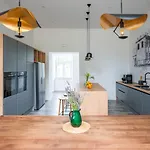 Scvola Elementare Istria - Luxury Designer With Heated Pool, Private Cinema & Ev Connector *