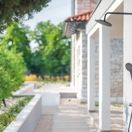 Scvola Elementare Istria - Heated Pool, Private Cinema & Ev Connector * Modrušani