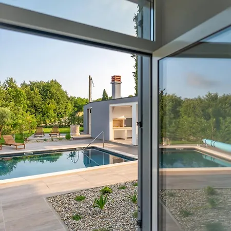 Vila Luxury & Unique Scvola Elementare Modrušani